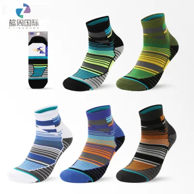 Vente chaude noir/gris foncé/vert armée/bleu/blanc chaussettes de course pour hommes