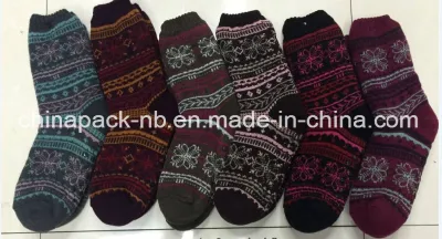 Chaussettes d'automne et d'hiver en velours de noël, jolies chaussettes chaudes pour la maison